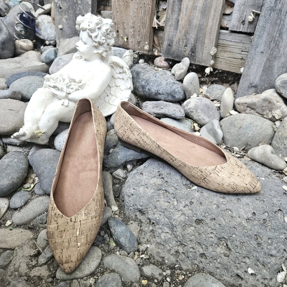 VIONIC Gem Caballo gold cork flats